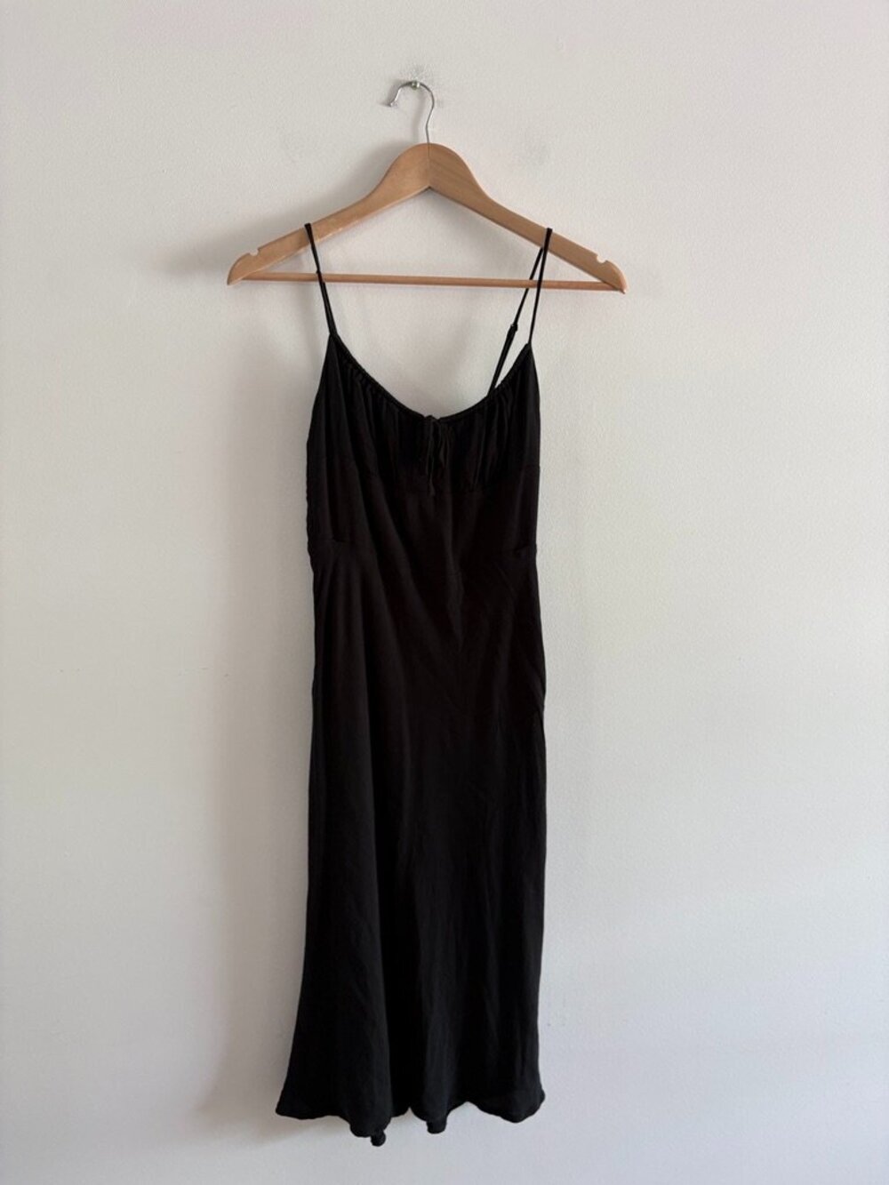 Aritzia Wilfred Bellow Crepe Midi Dress Gathered Bust Drape Black Size 4 - Picture 5 of 9